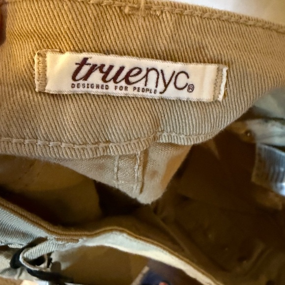 True NYC Women’s size 28 Tan Flared Jeans - Picture 3 of 4